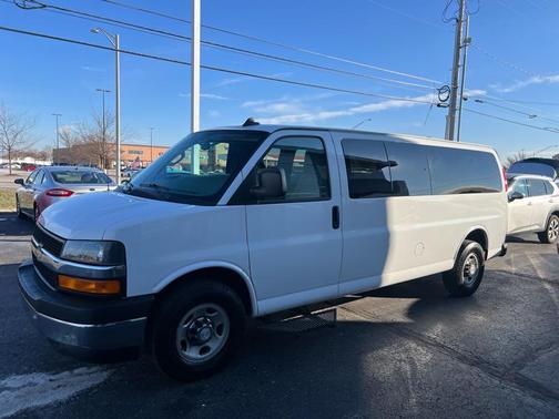 2017 Chevrolet Express 3500 LT