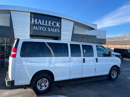 2017 Chevrolet Express 3500 LT