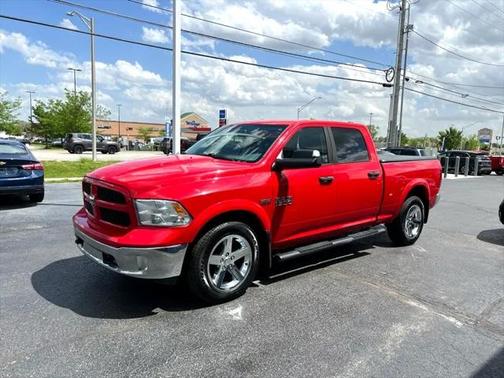 2016 RAM 1500 SLT