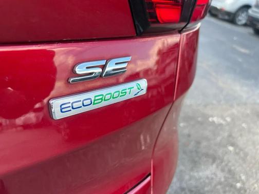 Ruby Red Metallic Tinted Clearcoat 2019 Ford Escape SE
