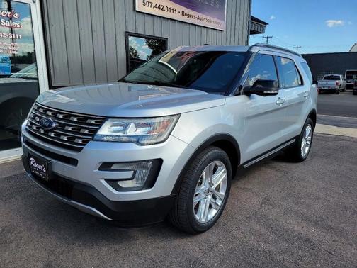 Silver 2017 Ford Explorer XLT