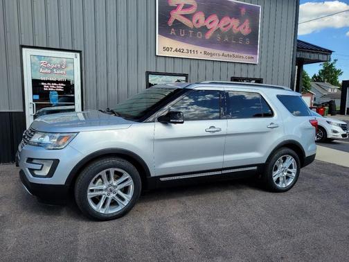 Silver 2017 Ford Explorer XLT