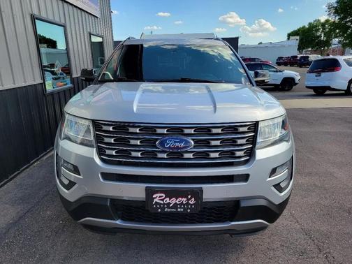 Silver 2017 Ford Explorer XLT