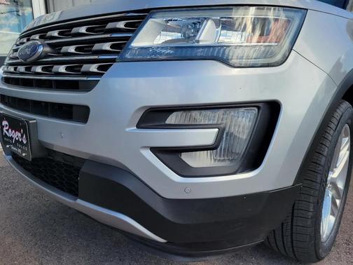 Silver 2017 Ford Explorer XLT