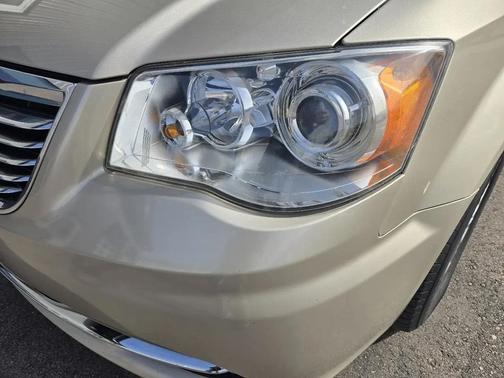 2014 Chrysler Town & Country Limited