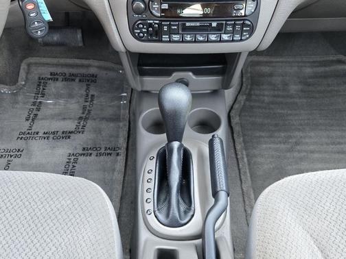 2004 Chrysler Sebring Base