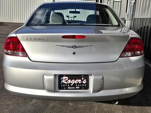 2004 Chrysler Sebring Base