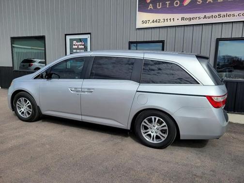 Silver 2011 Honda Odyssey EX-L