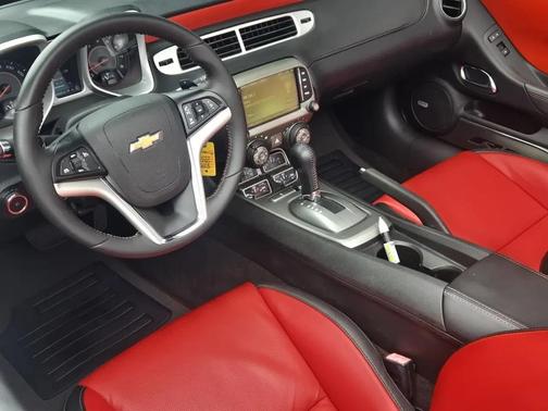 White 2014 Chevrolet Camaro 2LT