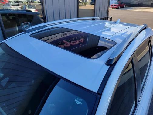 White 2018 Toyota RAV4 XLE