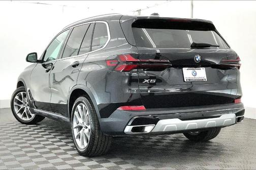 Black Sapphire Metallic 2024 BMW X5 xDrive40i