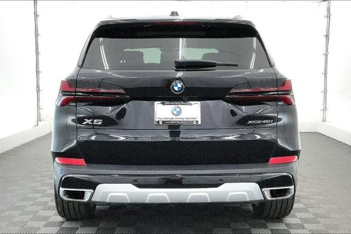Black Sapphire Metallic 2024 BMW X5 xDrive40i
