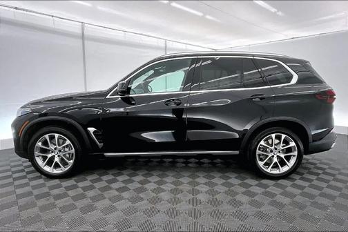 Black Sapphire Metallic 2024 BMW X5 xDrive40i