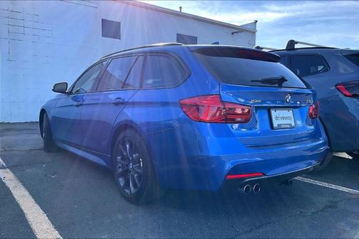 2017 BMW 330 i xDrive