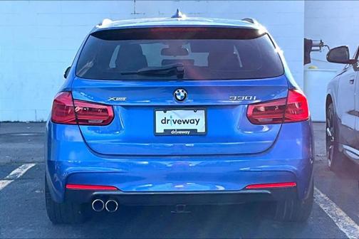 2017 BMW 330 i xDrive