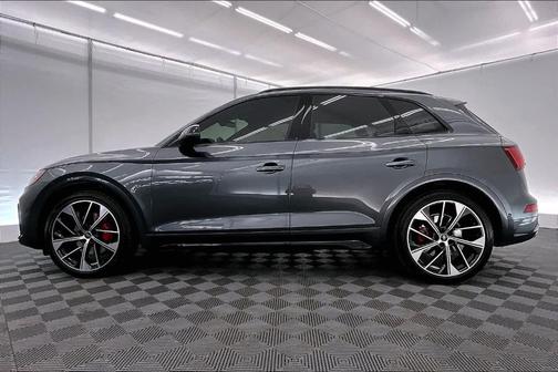 Daytona Gray Pearl Effect 2024 Audi SQ5 3.0T Prestige