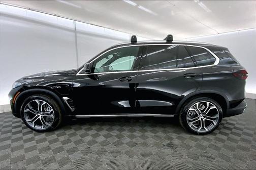 Black Sapphire Metallic 2026 BMW X5 PHEV xDrive50e