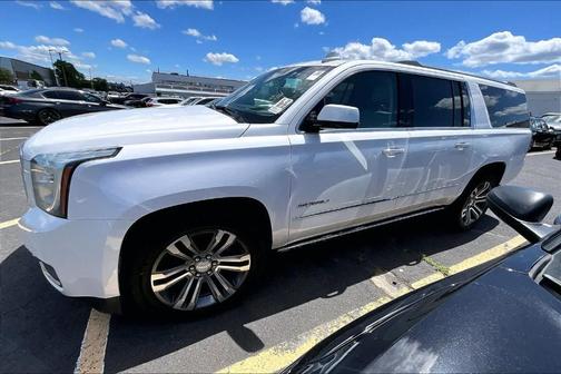White Frost Tri-Coat 2019 GMC Yukon XL Denali