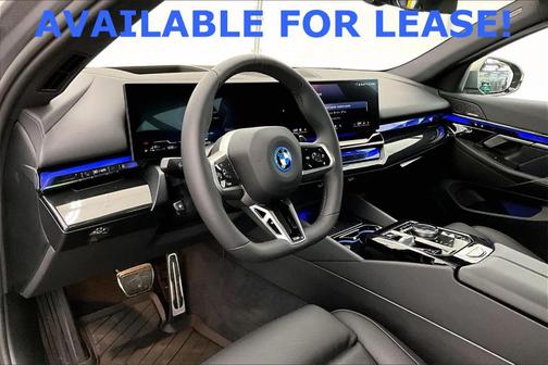 2025 BMW 550e xDrive