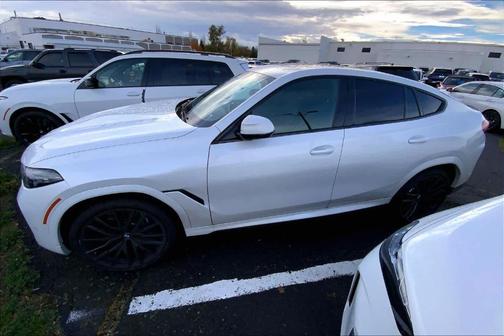 2025 BMW X6 xDrive40i