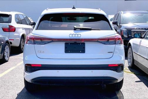 2024 Audi Q4 e-tron 55 quattro Premium