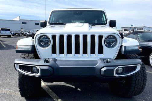 Bright White 2020 Jeep Wrangler Unlimited Sahara