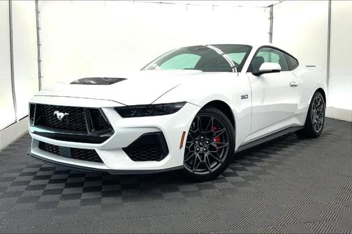 Oxford White 2025 Ford Mustang GT Premium