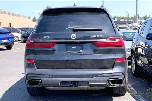 2022 BMW X7 M50i