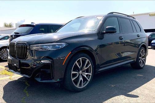 2022 BMW X7 M50i