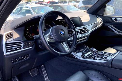 2022 BMW X7 M50i