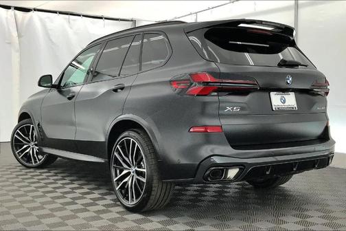 Frozen Black 2026 BMW X5 xDrive40i
