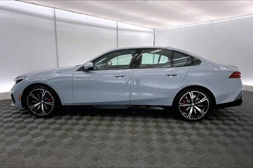 2024 BMW 530 i xDrive