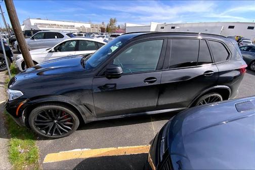 2021 BMW X5 M50i