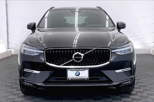 2022 Volvo XC60 B5 Momentum