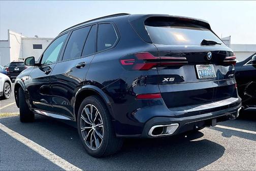 Carbon Black Metallic 2024 BMW X5 xDrive40i