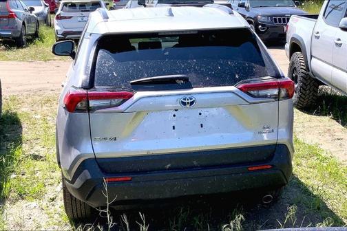 2023 Toyota RAV4 Hybrid LE