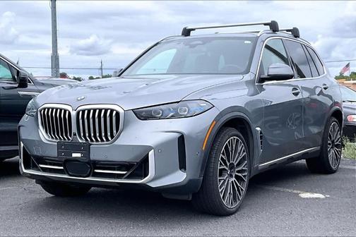 Gray Metallic 2025 BMW X5 xDrive40i