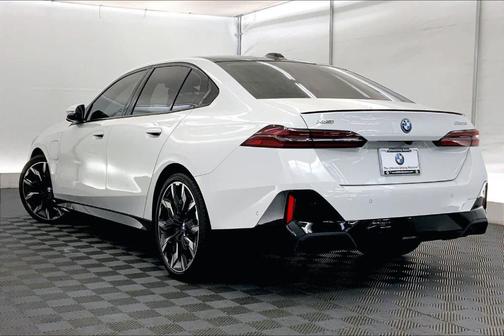 2026 BMW 550e xDrive