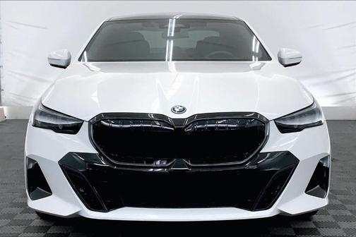 2026 BMW 550e xDrive