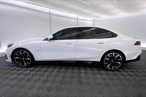 2026 BMW 550e xDrive