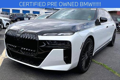 Mineral White Metallic 2025 BMW 760 760i xDrive
