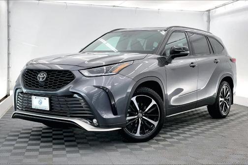 Magnetic Gray Metallic 2021 Toyota Highlander XSE