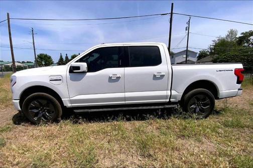 2023 Ford F-150 Lightning LARIAT