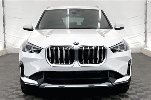 Alpine White 2026 BMW X1 xDrive28i