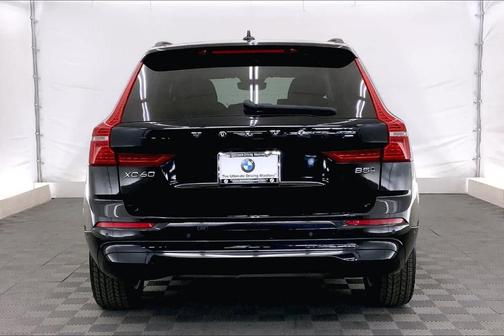 2022 Volvo XC60 B5 Momentum