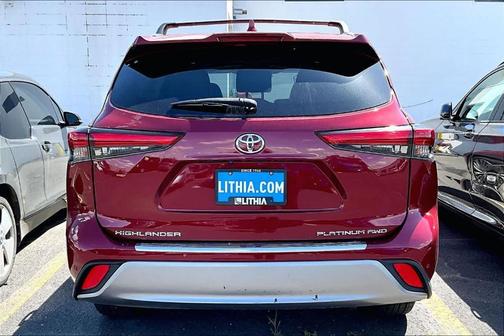 Ruby Flare Pearl 2022 Toyota Highlander Platinum