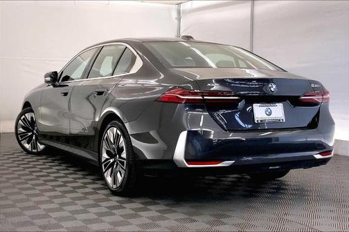 2024 BMW 530 i xDrive