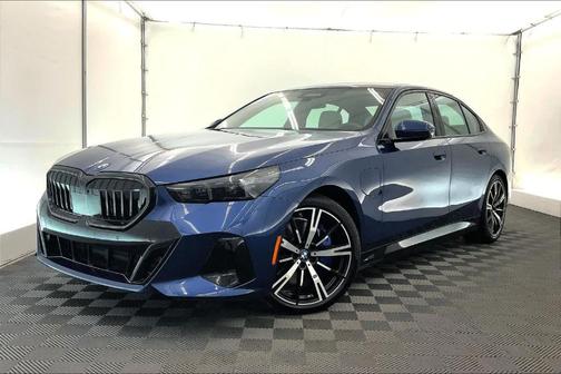 Phytonic Blue Metallic 2026 BMW 550e xDrive