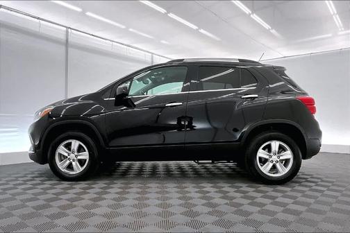 Mosaic Black Metallic 2020 Chevrolet Trax LT
