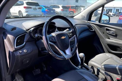 Mosaic Black Metallic 2020 Chevrolet Trax LT